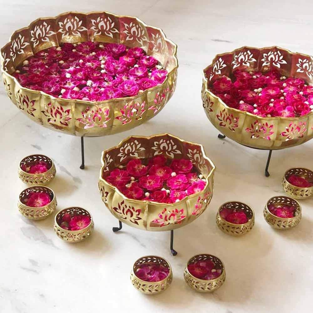 Lotus Urli/Urali/Iron urli with bowl/urli with stand/Uruli set/Christmas/Pooja/wedding Gift/CHRISTMAS/DIWALI GIFT/Home Decoration 13 Pc