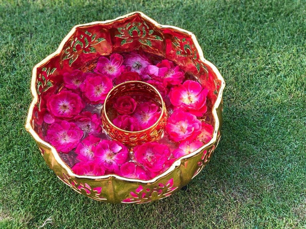 Lotus Urli/Urali/Iron urli with bowl/urli with stand/Uruli set/Christmas/Pooja/wedding Gift/CHRISTMAS/DIWALI GIFT/Home Decoration 13 Pc