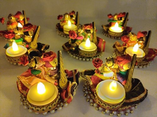 DIWALI GIFT puppet DDLJ tea light holder/ candle holder/Tea light candle Diwali decoration/Christmas/wedding decoration/Diwali Diya