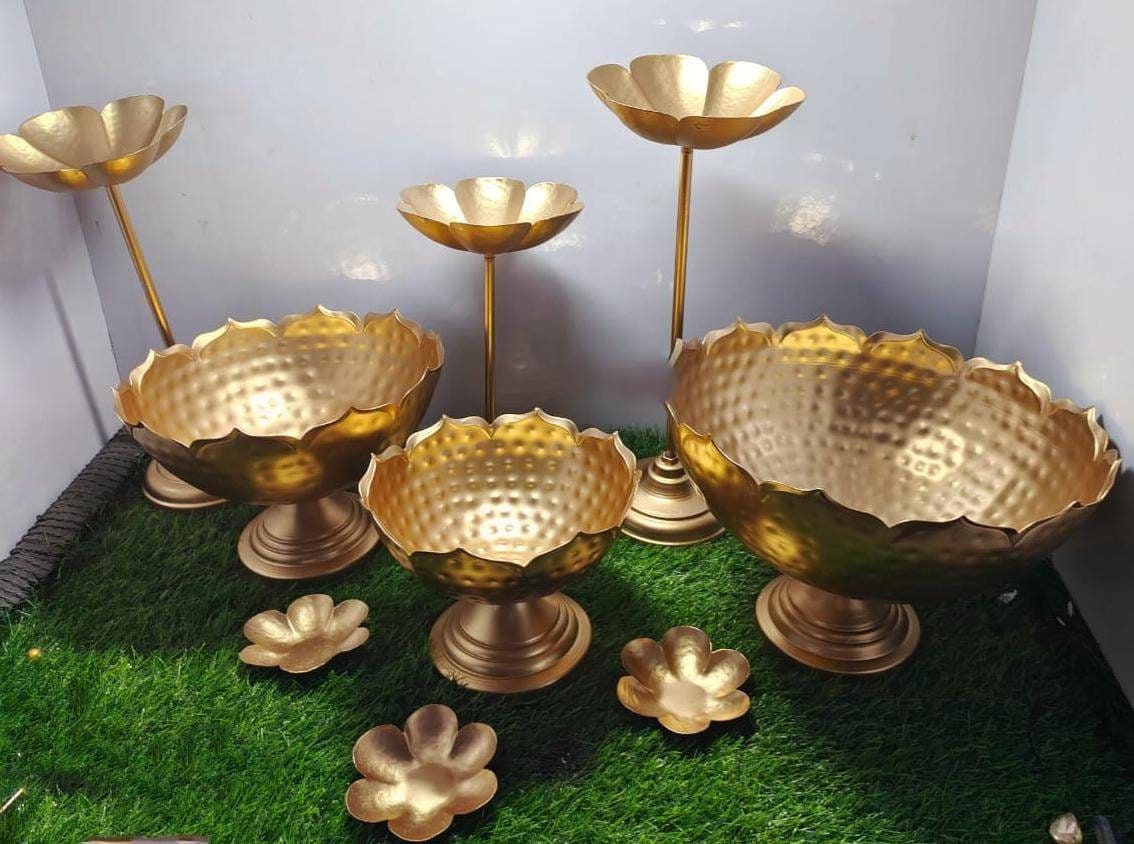 Iron Taj Urli/Urali/Iron urli with bowl/urli with stand/Uruli set/Christmas/Pooja/wedding Gift/CHRISTMAS/DIWALI GIFT/Home Decoration 9pc