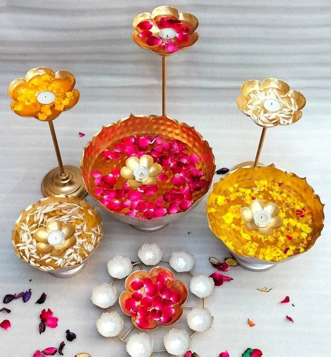 Taj urli set with bowl/Urli with base-candle holder-Votive-RANGOLI/Lotus urli Bowl/Event/wedding/Diwali/Christmas decoration -10 pc set