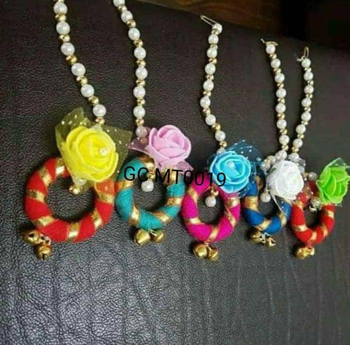 Wedding gift100 Pcs Bridal, Bridesmaid Multicolor MaangTika HandMade Artificial Flower Maang Tikka forehead jewel Haldi,Mehndi,Sangeet Night