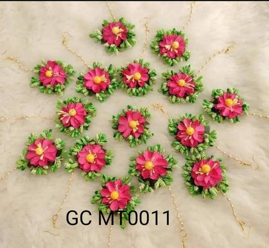 Wedding gift100 Pcs Bridal, Bridesmaid Multicolor MaangTika HandMade Artificial Flower Maang Tikka forehead jewel Haldi,Mehndi,Sangeet Night