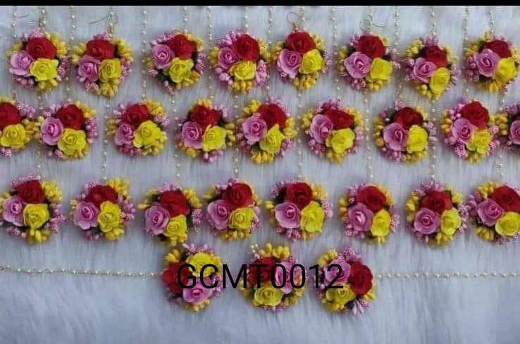 Wedding gift100 Pcs Bridal, Bridesmaid Multicolor MaangTika HandMade Artificial Flower Maang Tikka forehead jewel Haldi,Mehndi,Sangeet Night