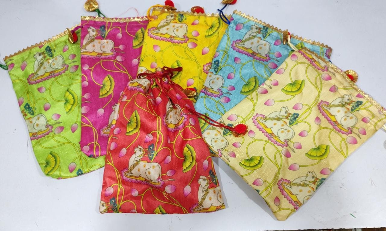 Lot of 100 Indian handmade women Potli bags/Evening clutch/purse/ drawstring bags/party/mehendi/wedding handbags/giveaways/Return gift