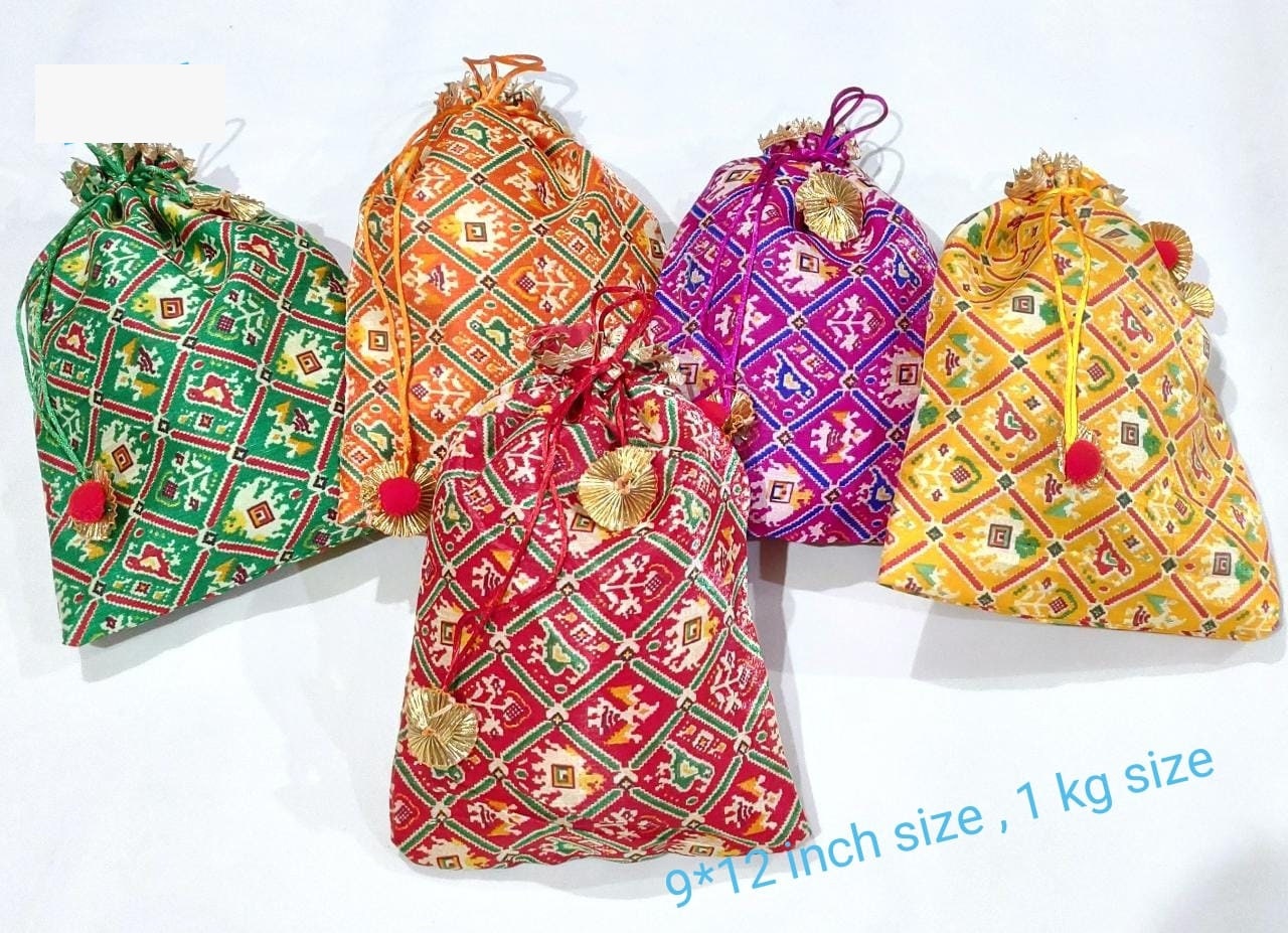 Lot of 100 Indian handmade women Potli bags/Evening clutch/purse/ drawstring bags/party/mehendi/wedding handbags/giveaways/Return gift