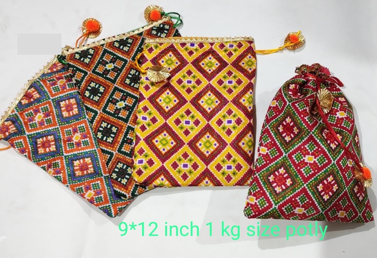 Lot of 100 Indian handmade women Potli bags/Evening clutch/purse/ drawstring bags/party/mehendi/wedding handbags/giveaways/Return gift