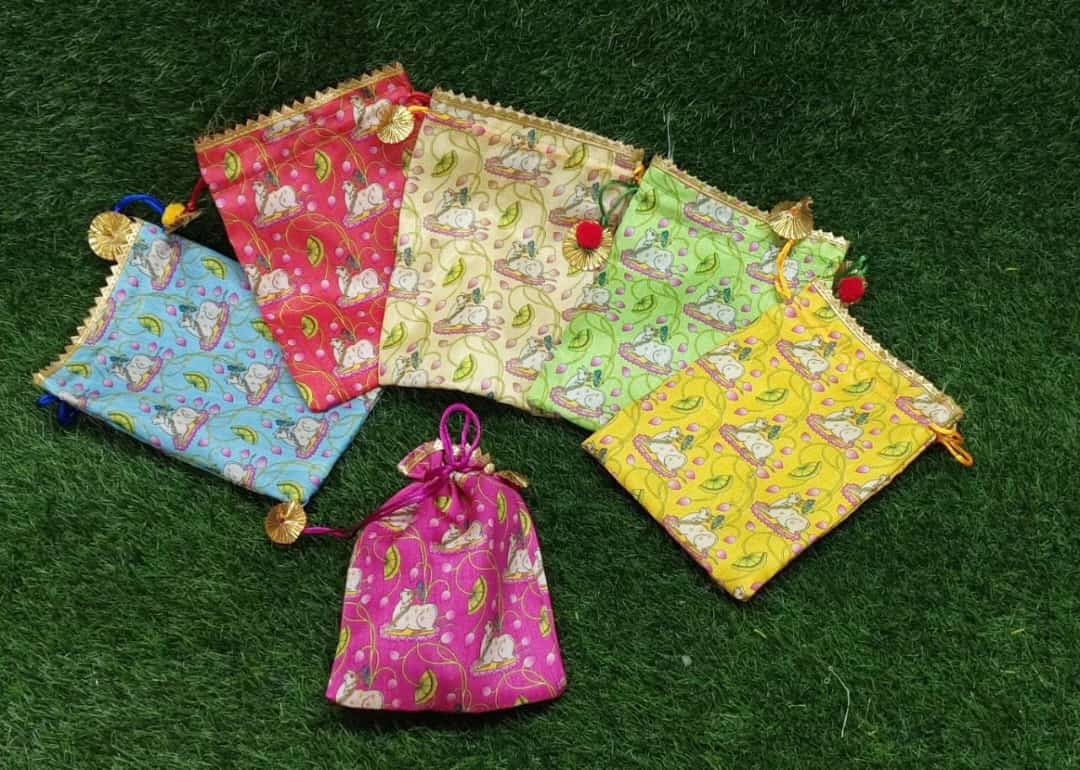 Lot of 100 Indian handmade women raw silk Potli bags/Evening /purse/ drawstring bags/party/mehendi/wedding handbags/giveaways/Return gift