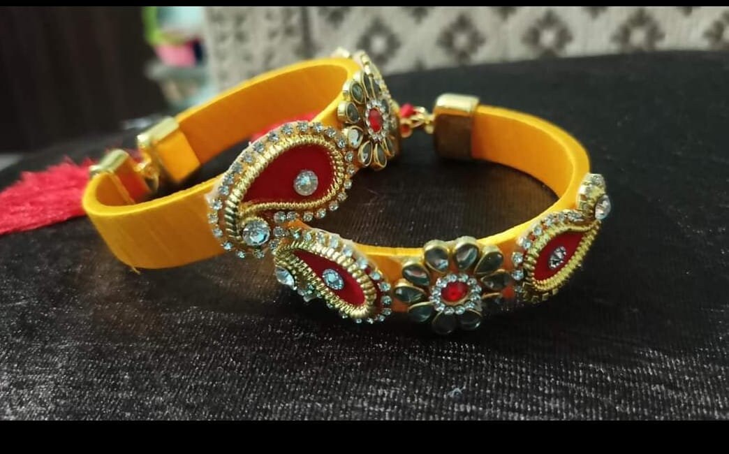 100 pcs kundan bangles Women Bracelet/Sangeet Mehndi Indian Wedding bangles Mehendi/Wedding favours/give Away Bridal/Bridesmaid/Haldi/Gift